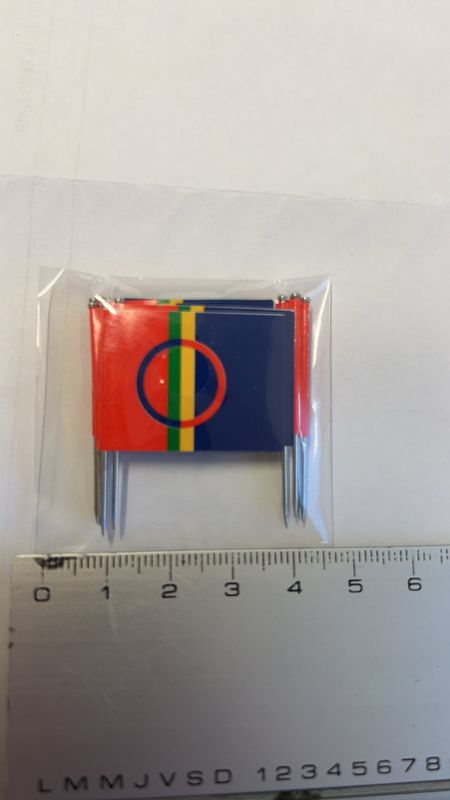 Kakeflagg med nål