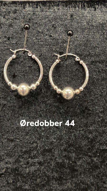 Øredobber 44